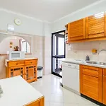 2 Bdr Flat With Pool In Vilamoura By Lovelystay