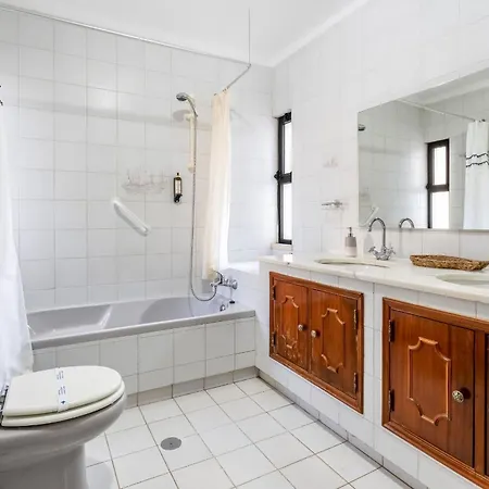 2 Bdr Flat With Pool In Vilamoura By Lovelystay Lägenhet