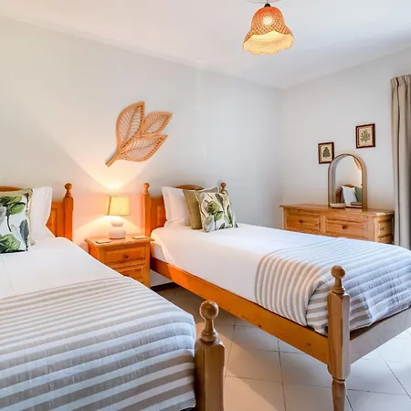 2 Bdr Flat With Pool In Vilamoura By Lovelystay Lägenhet