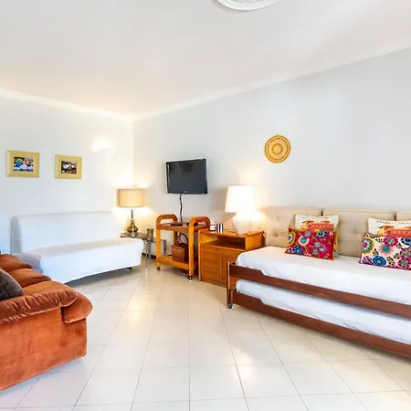 Lägenhet 2 Bdr Flat With Pool In Vilamoura By Lovelystay Quarteira