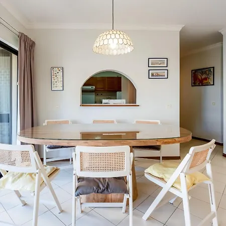 2 Bdr Flat With Pool In Vilamoura By Lovelystay *