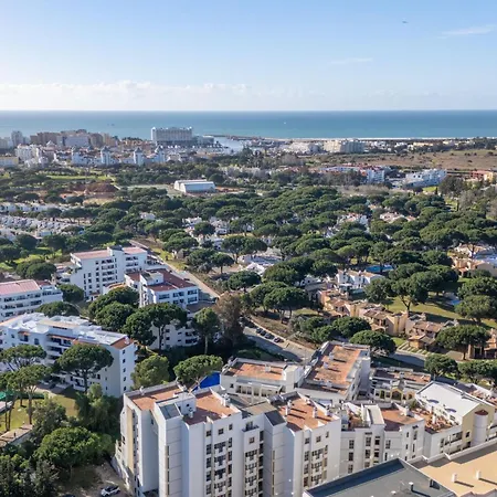 2 Bdr Flat With Pool In Vilamoura By Lovelystay * Quarteira