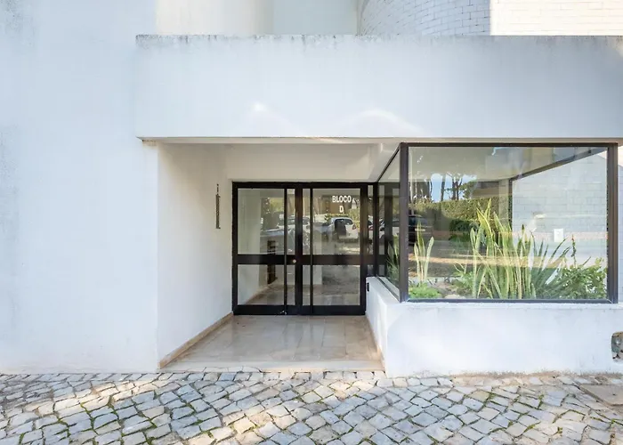 Apartmán 2 Bdr Flat With Pool In Vilamoura By Lovelystay *