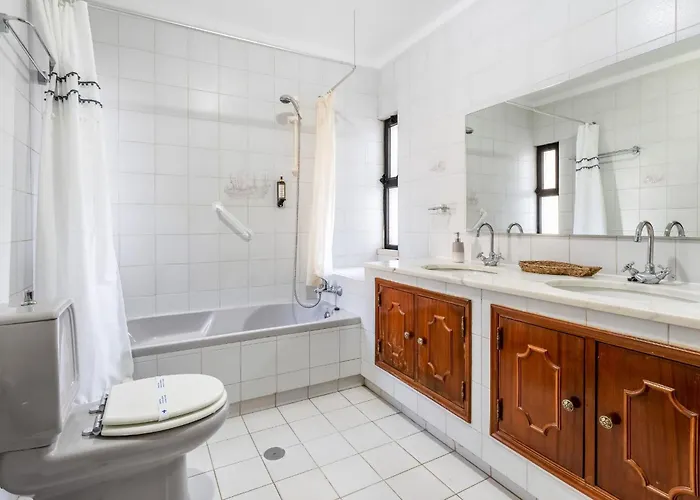 2 Bdr Flat With Pool In Vilamoura By Lovelystay Apartmán