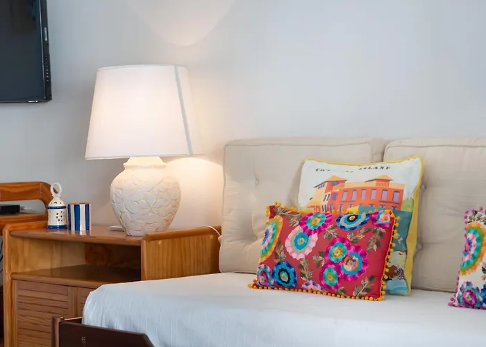 2 Bdr Flat With Pool In Vilamoura By Lovelystay