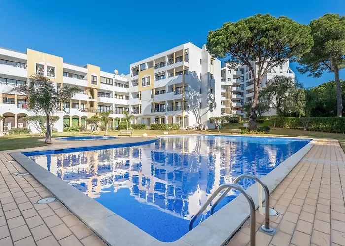 2 Bdr Flat With Pool In Vilamoura By Lovelystay Quarteira