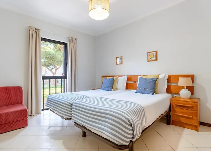 2 Bdr Flat With Pool In Vilamoura By Lovelystay Appartement *