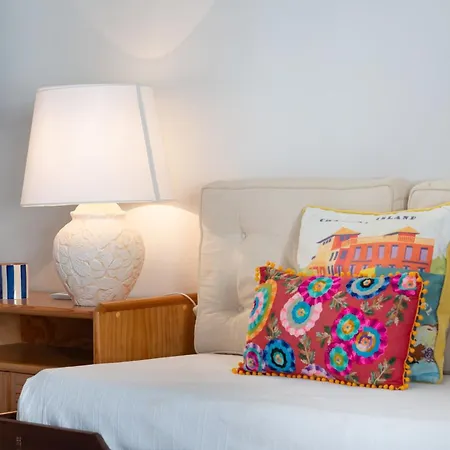 2 Bdr Flat With Pool In Vilamoura By Lovelystay